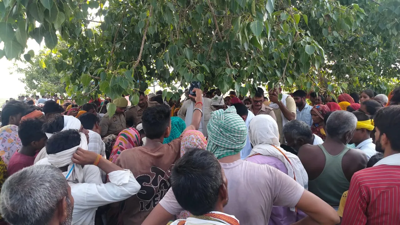 Gonda News : घाघरा नदी में मगरमच्छ का कहर, हमले में भैंस चराने गए युवक की मौत, दहशत में नदी किनारे के गांव