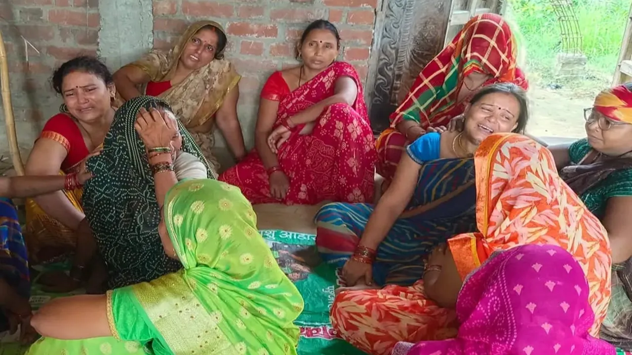 Sultanpur News : दूध बेचकर लौट रहे बुजुर्ग की धारदार हथियार से हत्या, पारिवारिक रंजिश में देवरानी समेत तीन पर आरोप