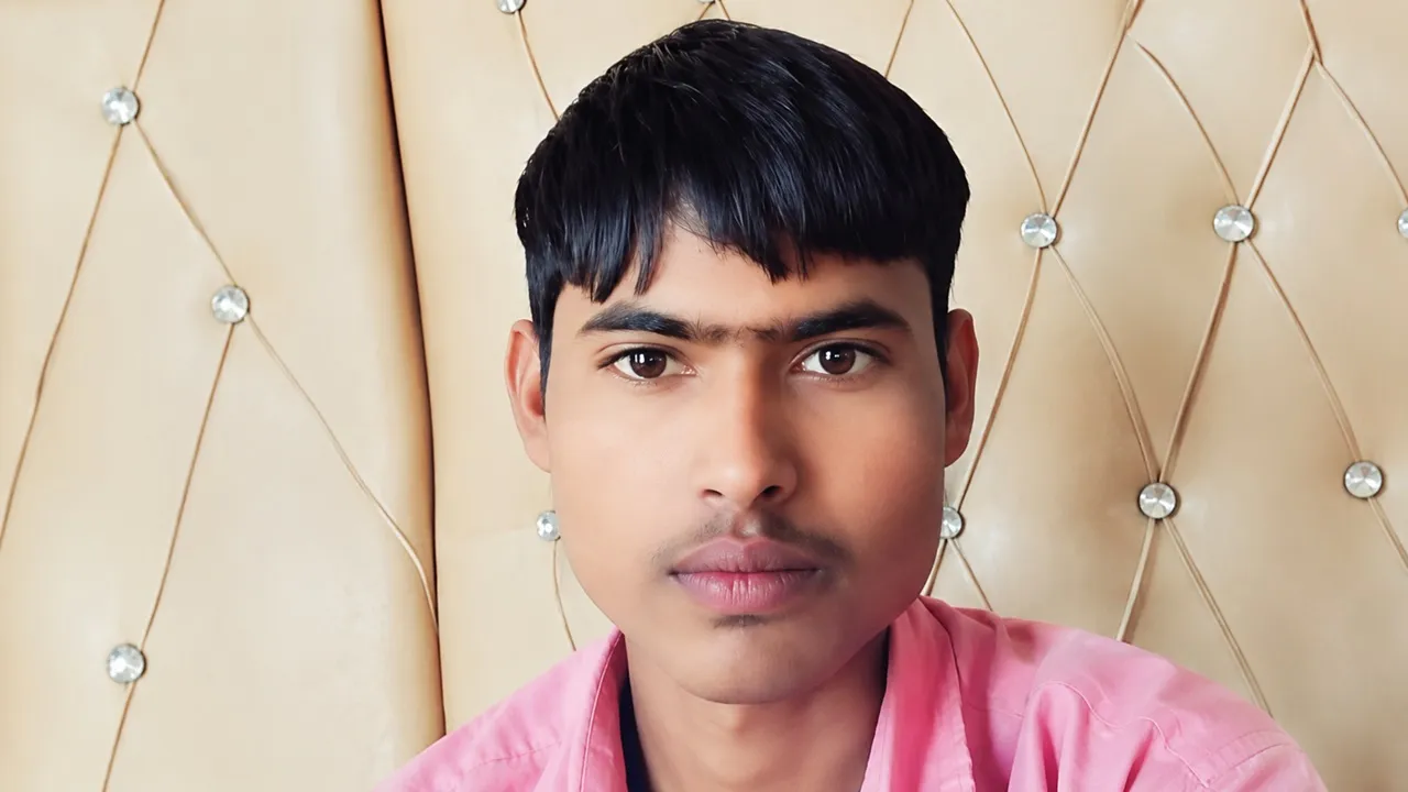 Hardoi News : होशियारपुर से गांव लौटे युवक की संदिग्ध मौत, परिजनों ने दोस्त पर जबरन जहरीली शराब पिलाने का लगाया आरोप