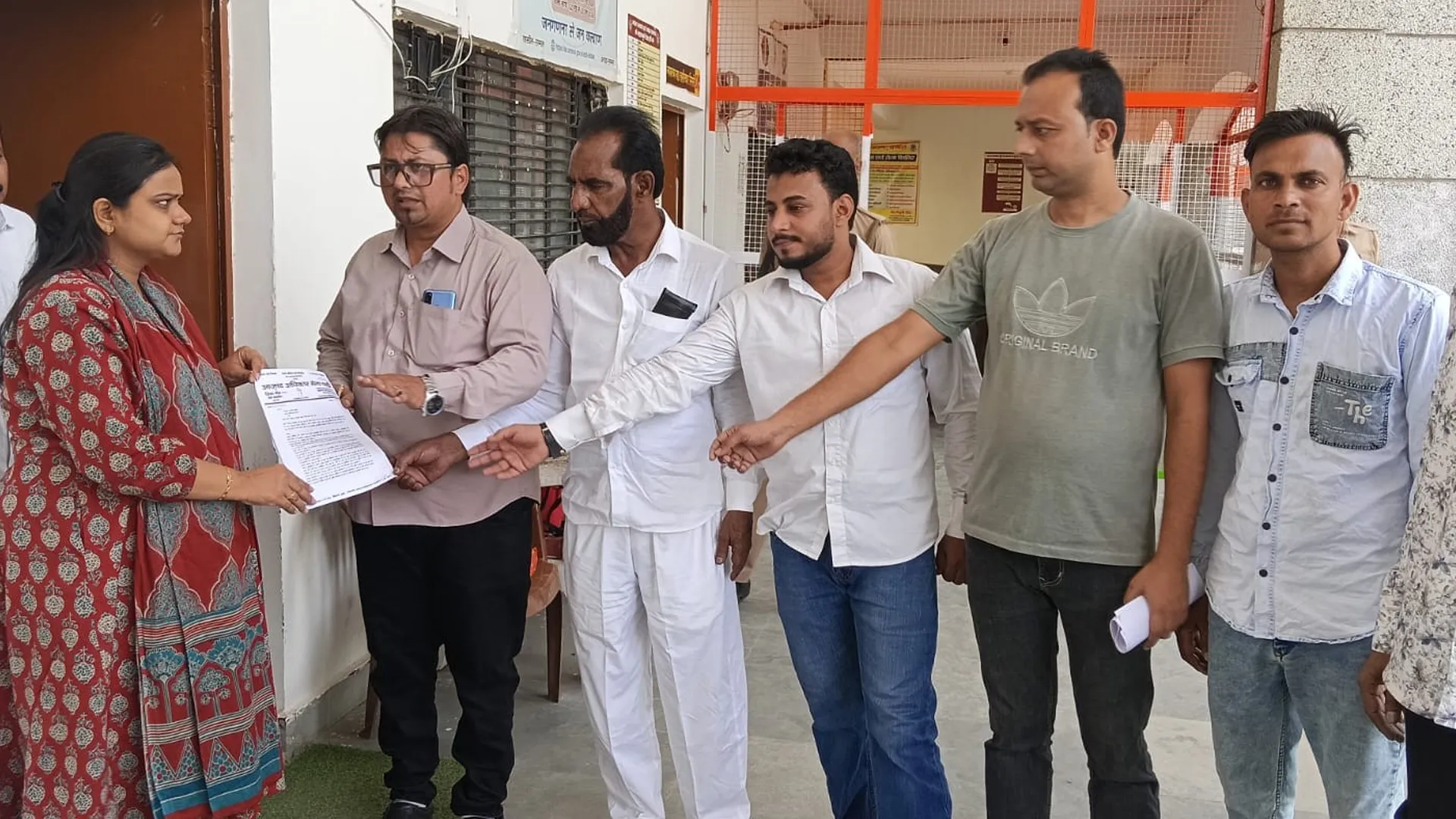 Sambhal News : राम मंदिर ट्रस्ट के स्वतंत्र फॉरेंसिक ऑडिट की मांग, सौंपा ज्ञापन