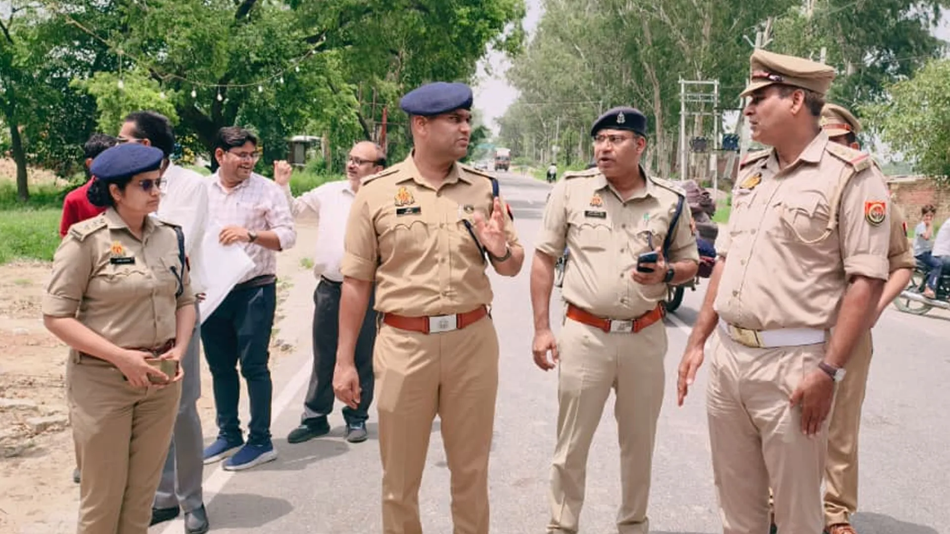 Amroha News : कांवड़ यात्रा की तैयारियों का डीएम-एसपी ने लिया जायजा, अधूरे कार्य जल्द पूरे करने के निर्देश