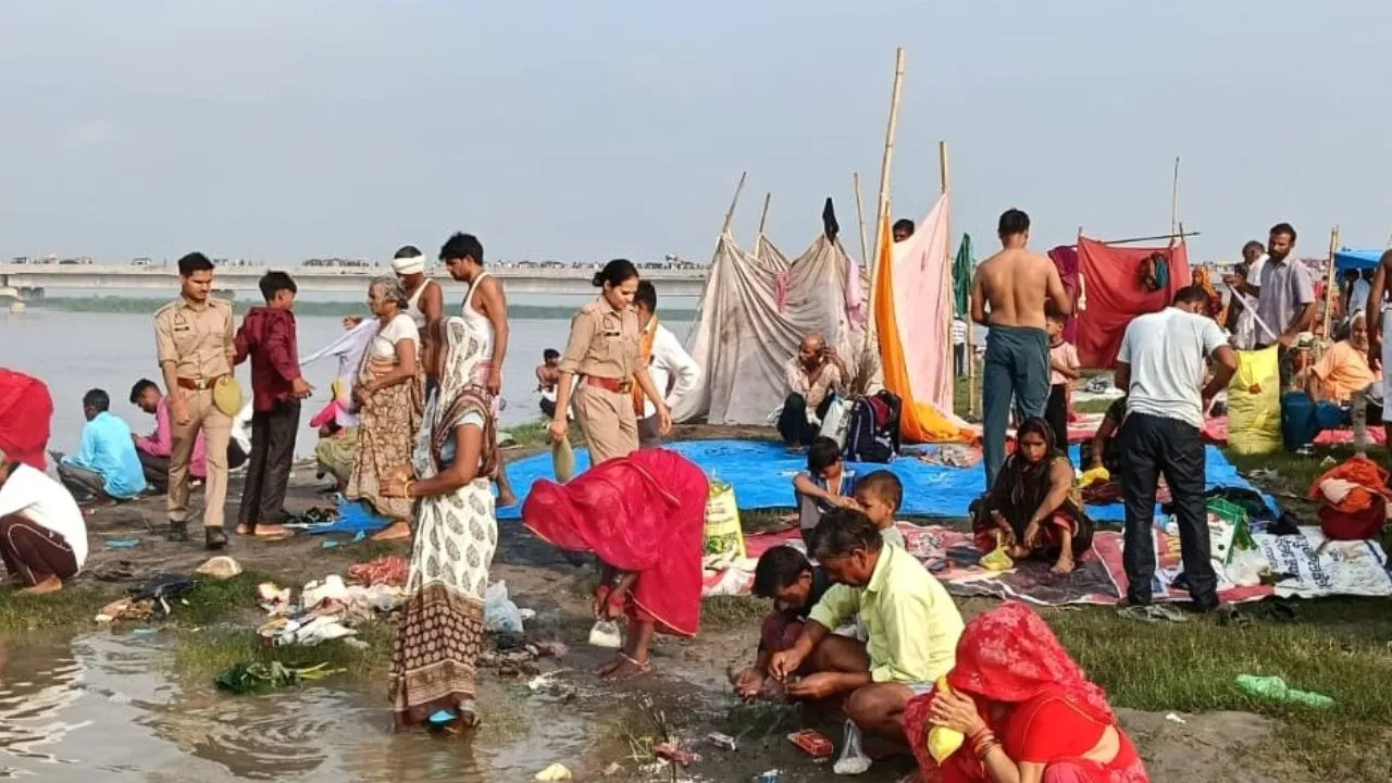 Guru Purnima 2026: उत्तर प्रदेश में गुरु पूर्णिमा पर उमड़ा आस्था का सैलाब, संगम से काशी तक भक्तिमय माहौल