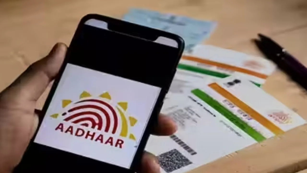  Aadhaar Card :  गांव में ही बनेंगे आधार कार्ड, 110 ग्राम पंचायतों में शुरू हुई आधार अपडेट सेवा