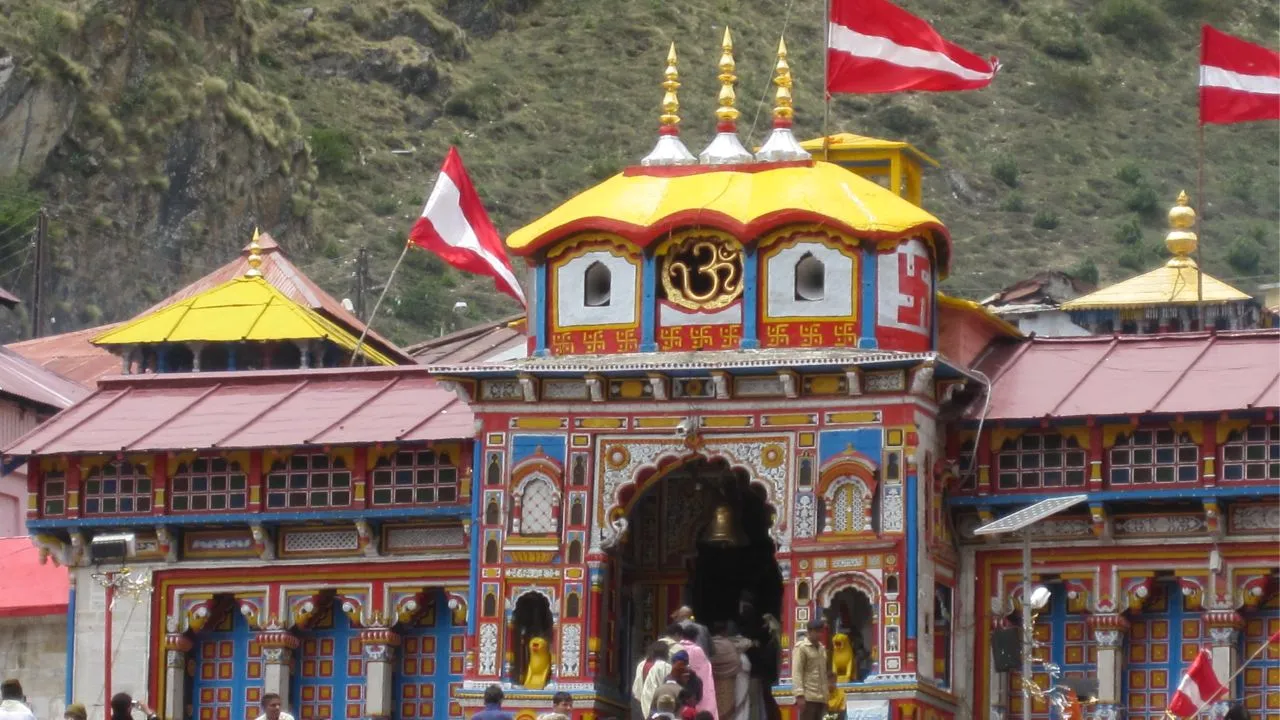 राम मंदिर के बाद बदरीनाथ में चढ़ावे के कथित गबन का शोर, पूर्व सीएम त्रिवेंद्र रावत ने उठाई जांच की मांग 