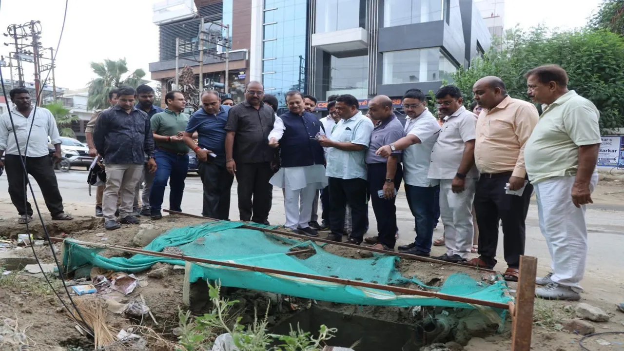 Kanpur News : सांसद रमेश अवस्थी ने CM ग्रिड की सड़कों का किया निरीक्षण, अधिकारियों को गुणवत्ता और समयसीमा पर सख्त निर्देश