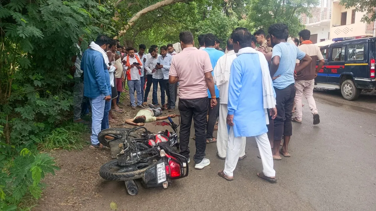 Sultanpur News : एसएन पब्लिक स्कूल के पास दर्दनाक सड़क हादसा, पिकअप की टक्कर से युवक की मौत, मां गंभीर
