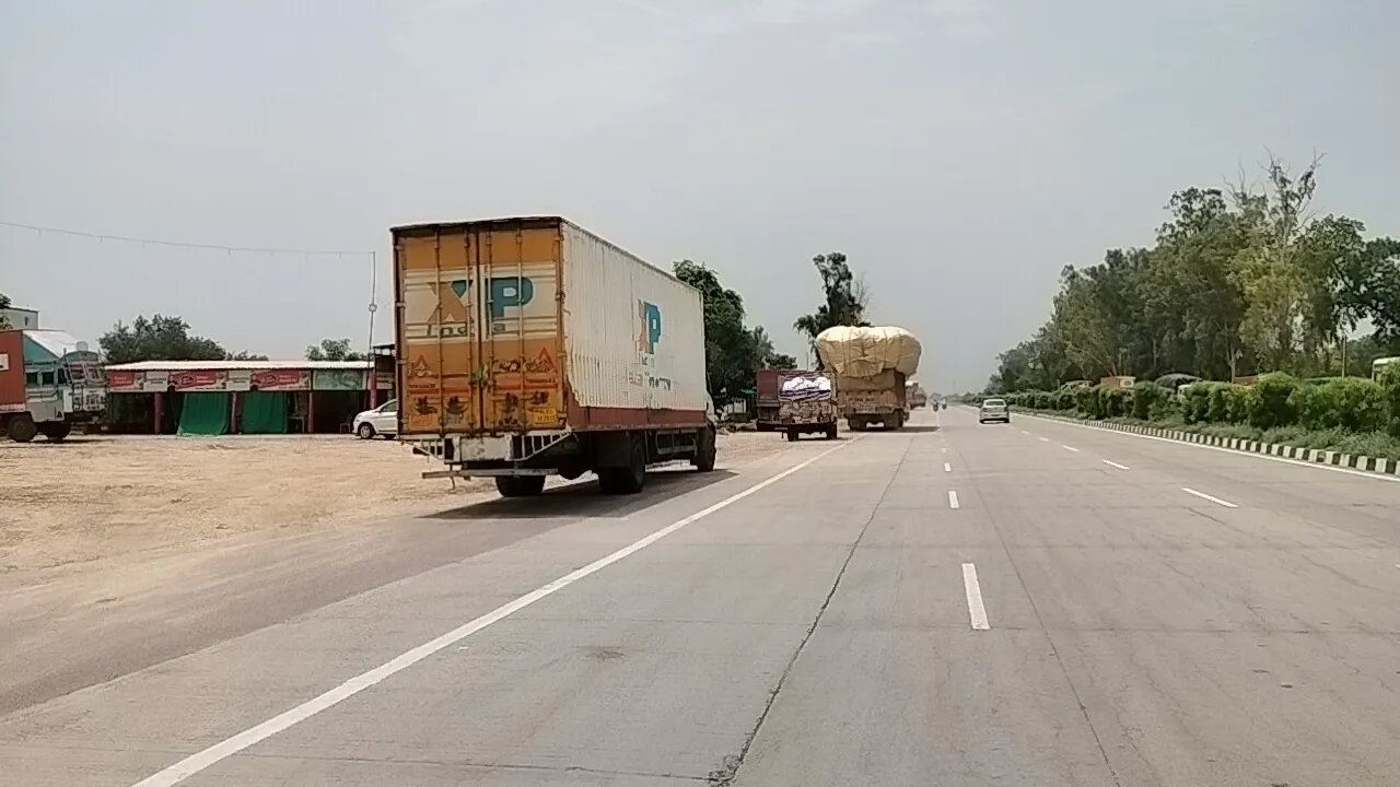 Kanpur News: चालक ठेके पर, ट्रक हाईवे पर... रुमा हादसे ने उजागर की सड़क किनारे खड़े वाहनों की खतरनाक हकीकत