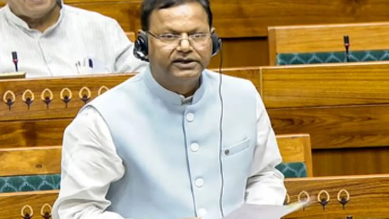 भारत में UPI का दबदबा ! 55.49 करोड़ यूजर्स ने  एक साल में 24,161 करोड़ से अधिक का किया लेनदेन