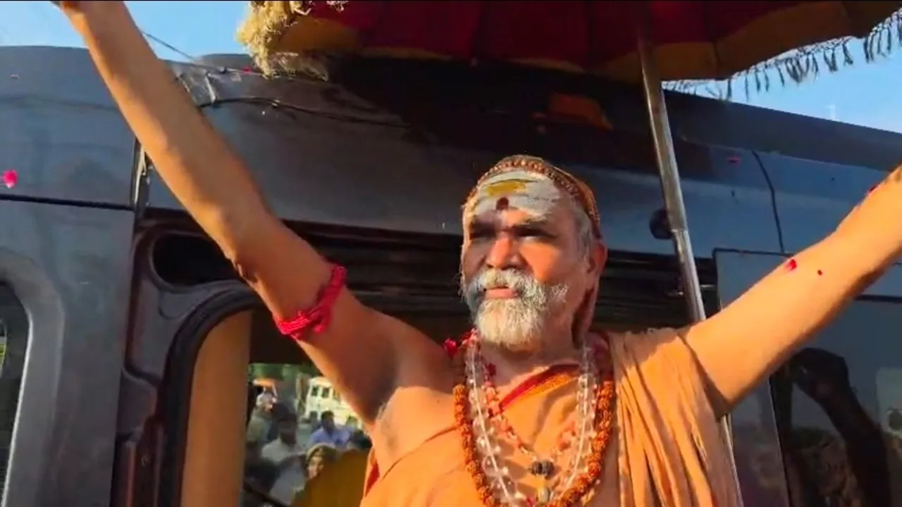 ‘चोर कभी चोर को नहीं पकड़ता’— हरदोई में शंकराचार्य अविमुक्तेश्वरानंद का तीखा हमला, गौमाता पर भी उठाई मांग.. ‘चोर कभी चोर को नहीं पकड़ता’— हरदोई में शंकराचार्य अविमुक्तेश्वरानंद का तीखा हमला, गौमाता पर भी उठाई मांग..