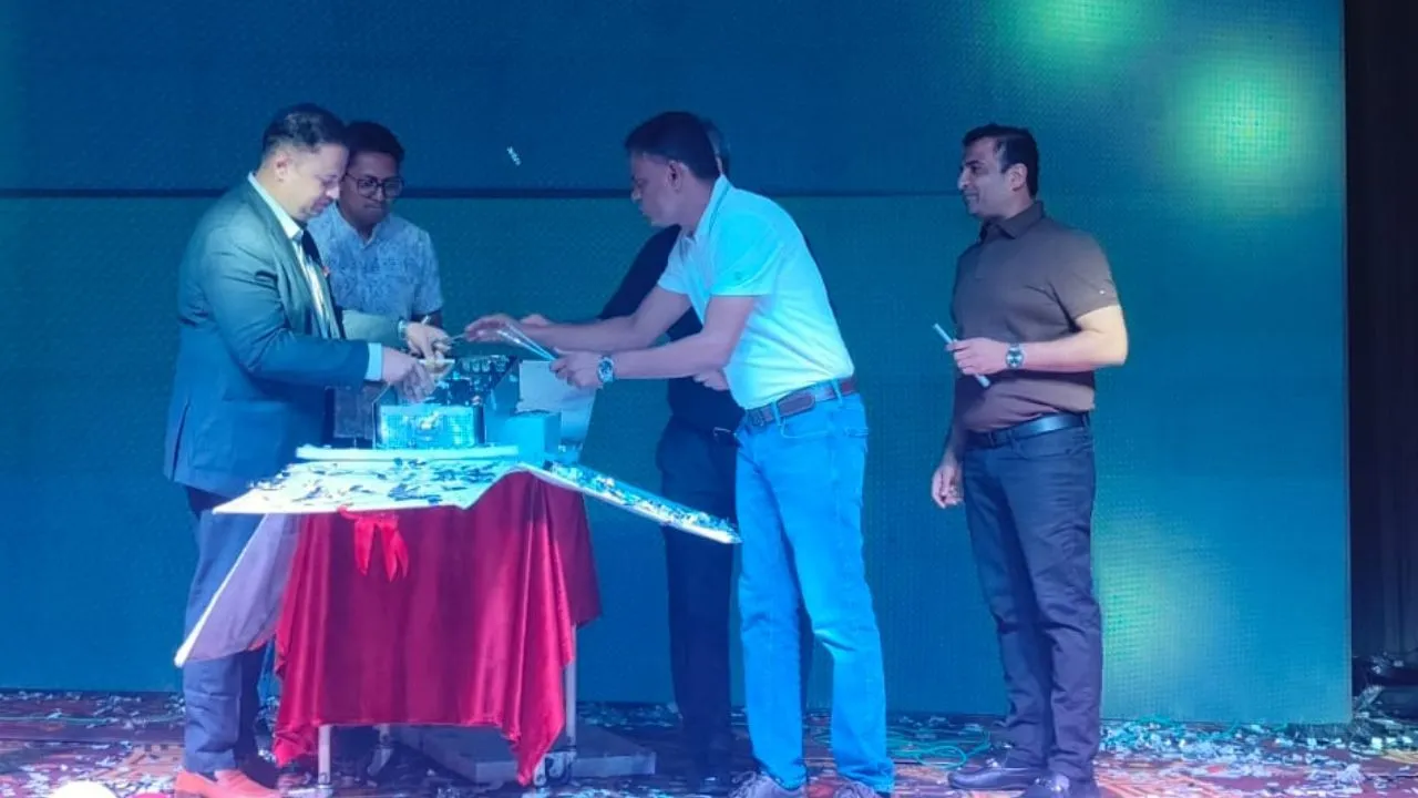 बरेली में दिखा स्पाइन सर्जरी का भविष्य!  इलाज की दो नई तकनीकें लॉन्च, वायरलेस 4के सर्जिकल कैमरे से बढ़ीं उम्मीदें