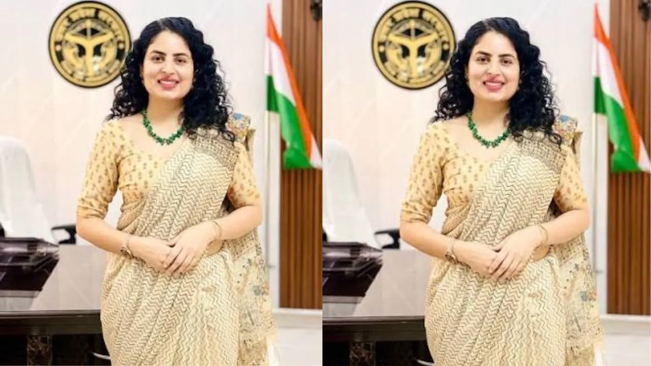 यूपी की इस अफसर बेटी पर मां ने कराई FIR, बोलीं-