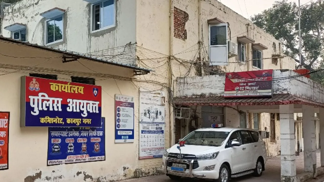 Kanpur News : रिटायर्ड IAS के बेटे ने गर्लफ्रेंड को कार से खींचकर सिर पर मारी ईंट, शादी से इनकार पर खोया आपा 