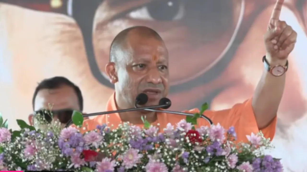 बुलंदशहर पहुंचे CM योगी, 574 करोड़ रुपये की परियोजनाओं की देंगे सौगात