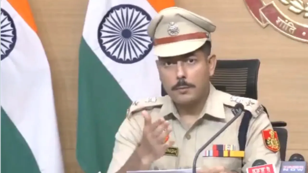 जंतर-मंतर प्रदर्शन पर दिल्ली पुलिस की पहली प्रेस कॉन्फ्रेंस: 'फेक पोस्ट, डीपफेक वीडियो और विदेशी अकाउंट से फैलाया जा रहा भ्रम'