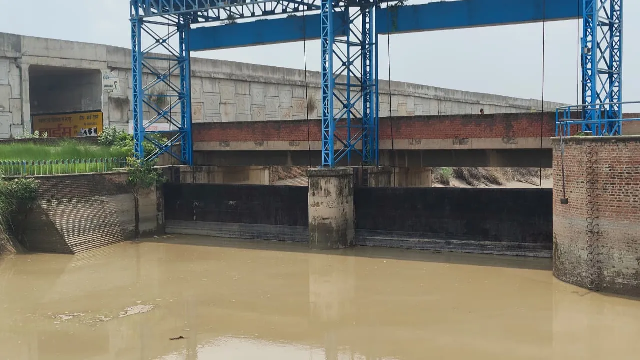 रायबरेली शारदा सहायक नहर बेहटा पुल