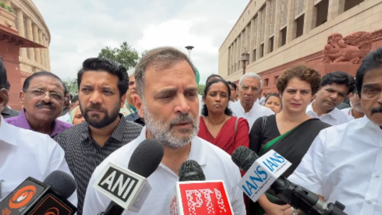''छात्रों को धमकाने की हिम्मत कैसे हुई?'' , राहुल गांधी का सरकार पर हमला, कहा- छात्रों को लोकतांत्रिक अधिकारों से नहीं डराया जा सकता