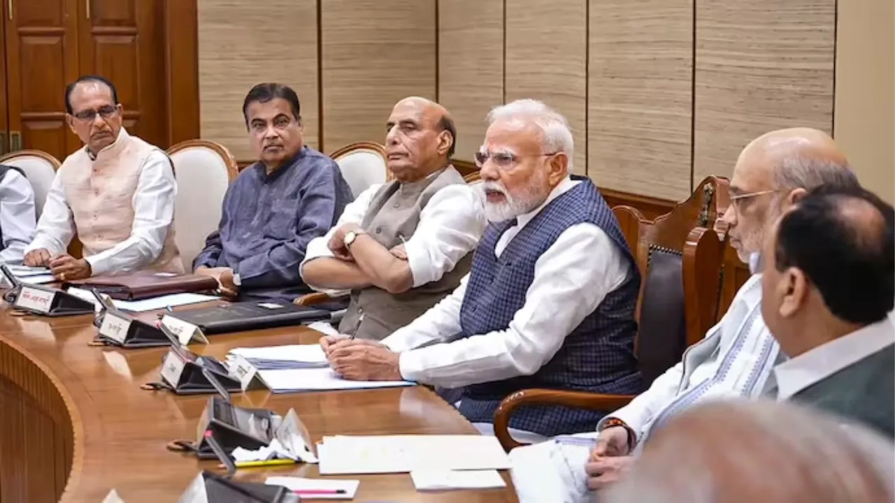 CAA और किसान आंदोलन से क्यों अलग है NEET पेपर लीक का मामला? मोदी सरकार के 12 साल में पहला मंत्री इस्तीफा, जानिए पूरा राजनीतिक समीकरण