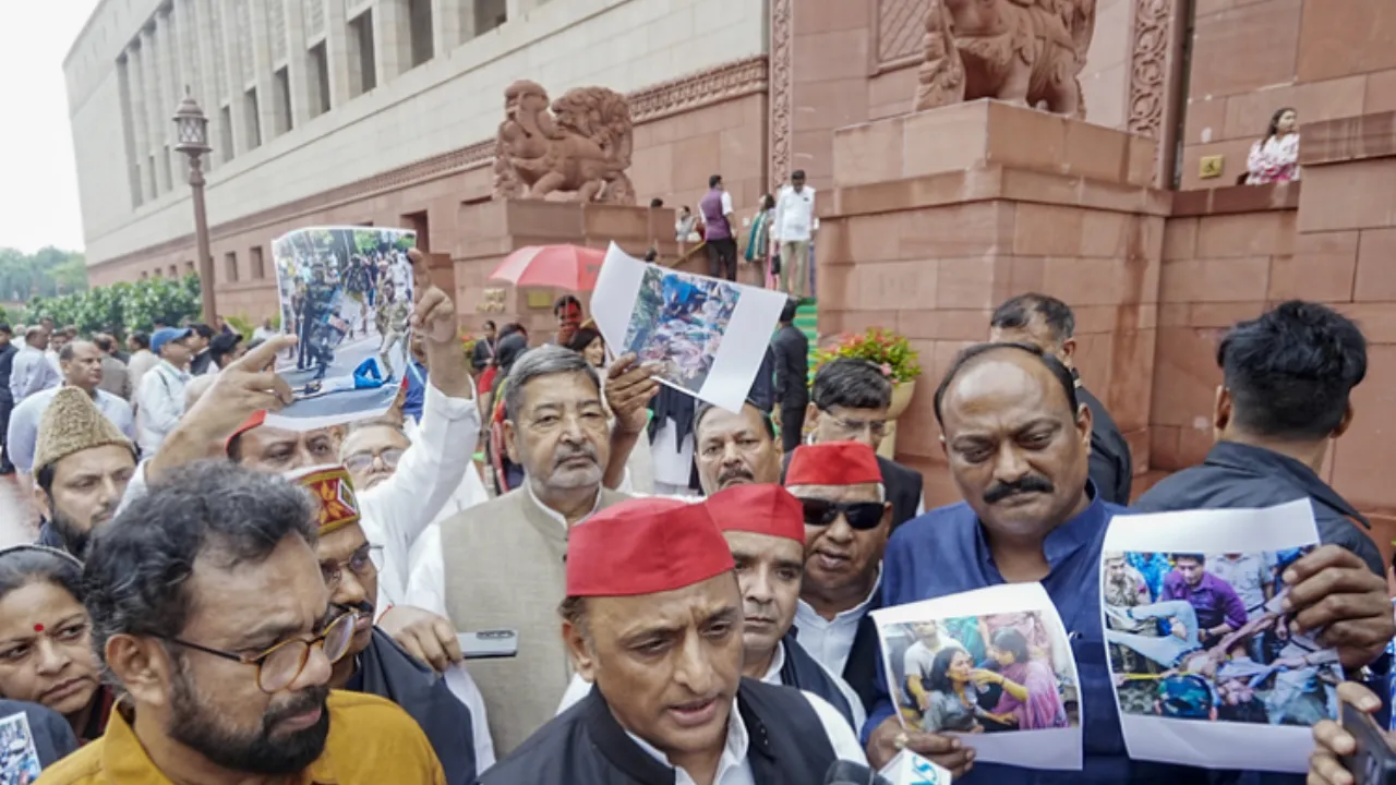 अखिलेश यादव का केंद्र सरकार पर तीखा हमला, बोले- प्रदर्शनकारियों पर कार्रवाई हो रही, मंत्री पर क्यों नहीं?