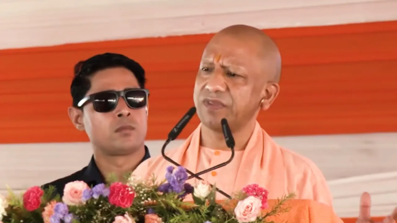 CM Yogi in Bahraich: बहराइच की जनसभा में CM योगी का विपक्ष पर हमला, बोले- परिवारवाद ने आक्रांताओं को बढ़ावा दिया