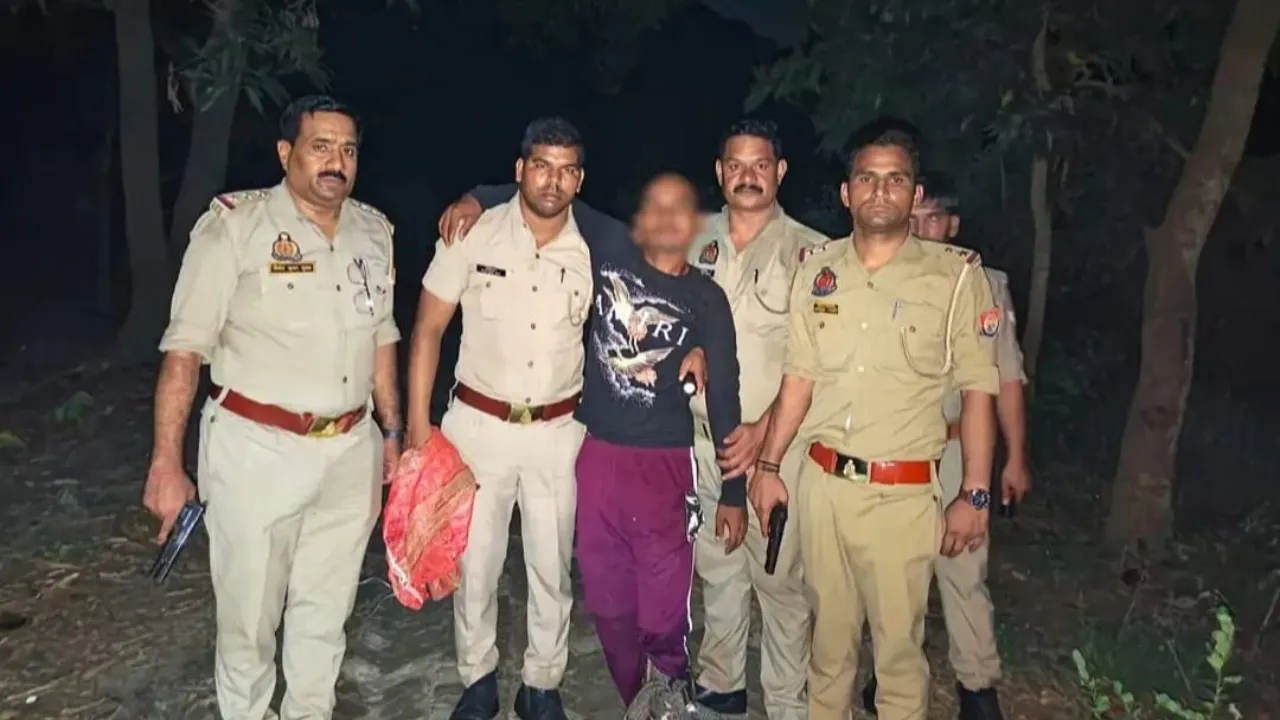 कायमगंज में पुलिस मुठभेड़: 25 हजार का इनामी आरोपी पैर में गोली लगने के बाद गिरफ्तार, अवैध तमंचा और हथियार बरामद