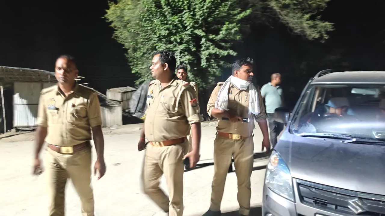 Barabanki News: जंग में तब्दील हुआ प्याज के पैसों का विवाद, आमने-सामने हुए दो समुदाय, तैनात हुई पुलिस और PAC