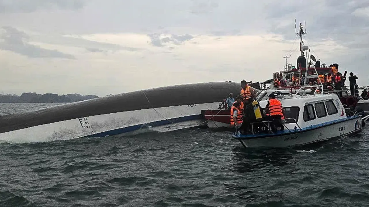 Vietnam Boat Tragedy: वियतनाम में भारतीय पर्यटकों की नाव पलटी, 15 की दर्दनाक मौत... देखें लिस्ट, जारी की गई हेल्पलाइन 