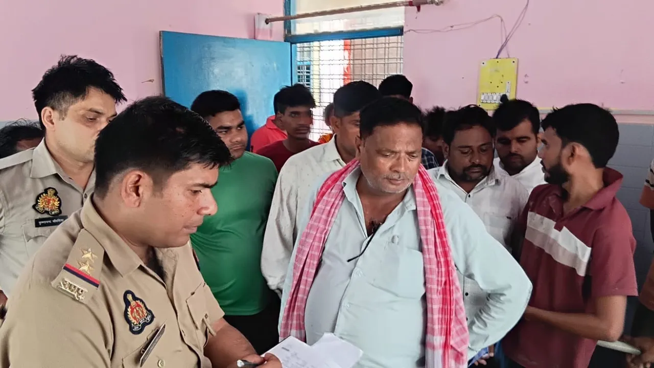 बारिश बनी काल! बाराबंकी में करंट की चपेट में आने से 14 साल के किशोर की मौत, गांव में पसरा मातम