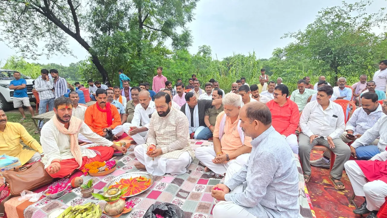 बहराइच के पयागपुर को मिली नई सौगात: 38.19 लाख की इंटरलॉकिंग सड़क का विधायक सुभाष त्रिपाठी ने किया शिलान्यास