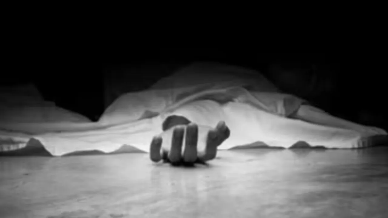 Sitapur News:  सिरकटी लाश का सनसनीखेज खुलासा, प्रेमिका ने प्रेमी को बुलाकर कराई हत्या, हिरासत में चार आरोपी 