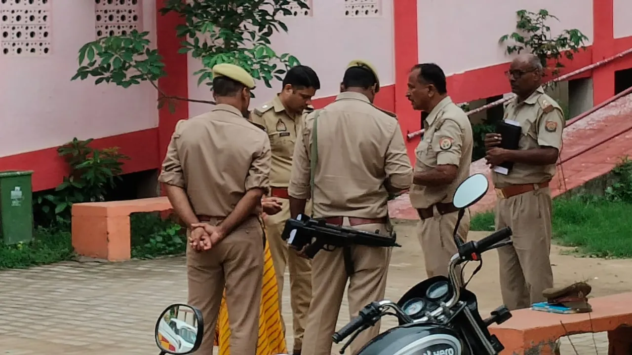 Sultanpur Road Accident (1)