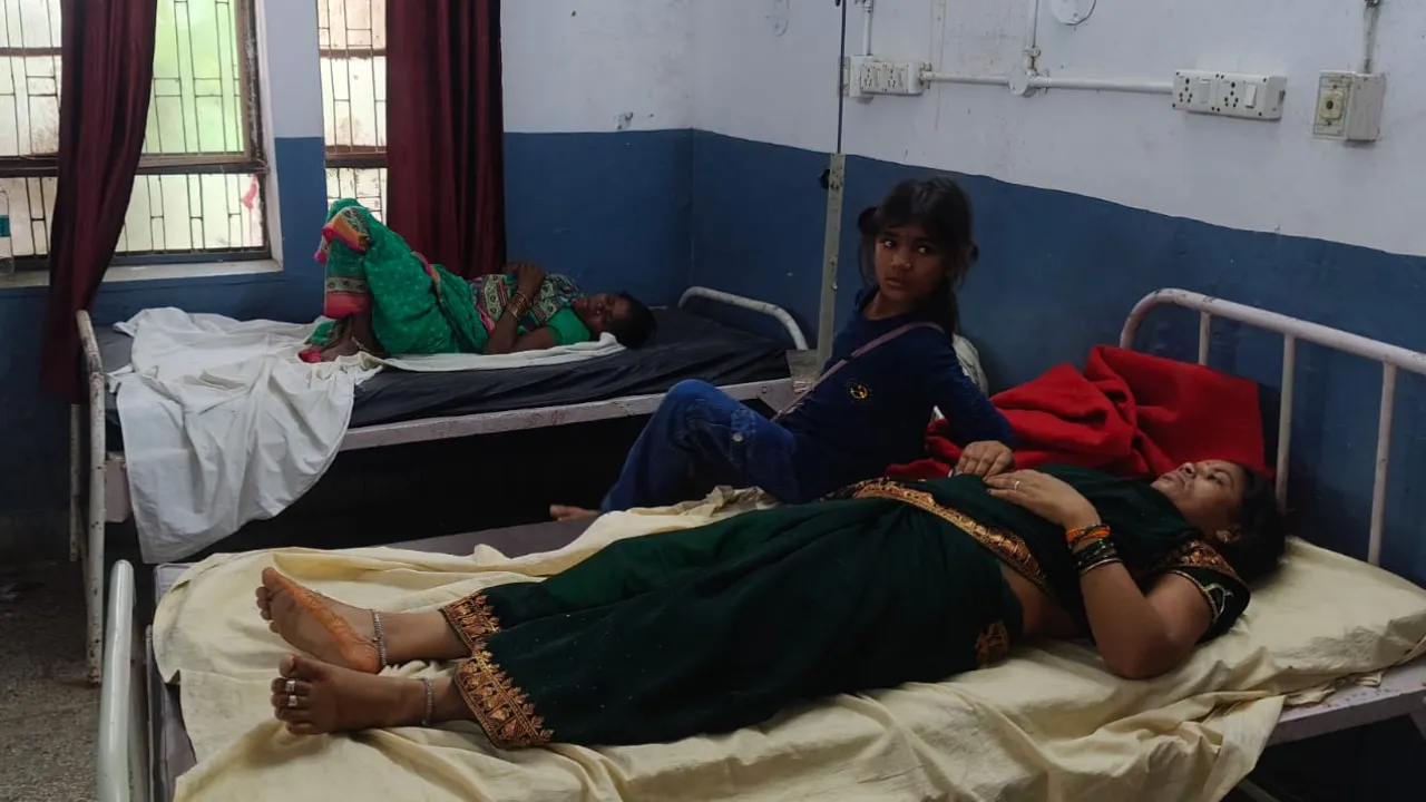 Sultanpur Road Accident: वाराणसी से अयोध्या जा रही टूरिस्ट बस हादसे का शिकार, 12 श्रद्धालु घायल, पांच की हालत गंभीर