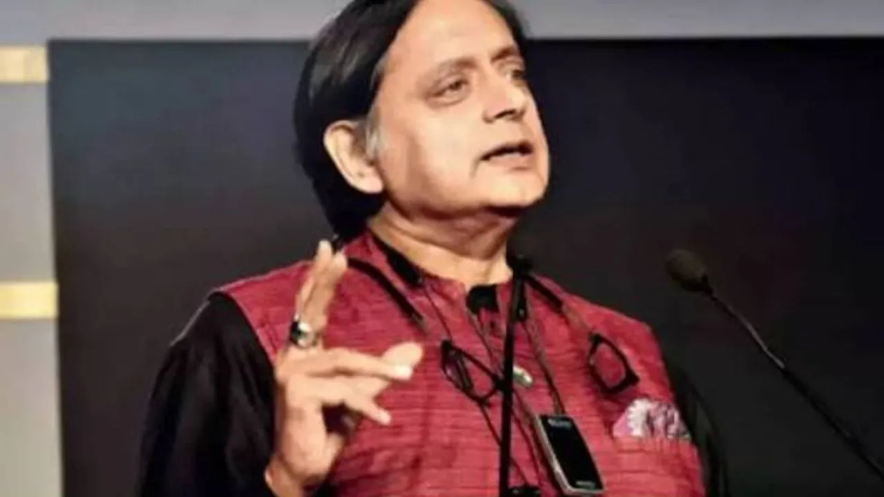  Shashi Tharoor : तिरुवनंतपुरम के होटल की लिफ्ट में फंसे शशि थरूर, कर्मचारियों ने सुरक्षित बाहर निकाला