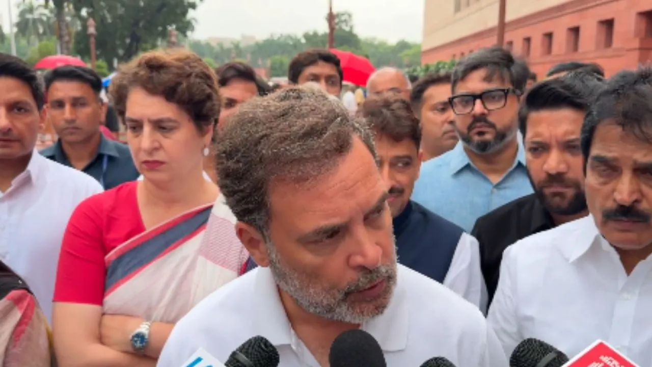  'पीएम मोदी माफी मांगें और इस्तीफा दें,  अमित शाह भी पद छोड़ें', राहुल गांधी ने सरकार पर साधा निशाना 