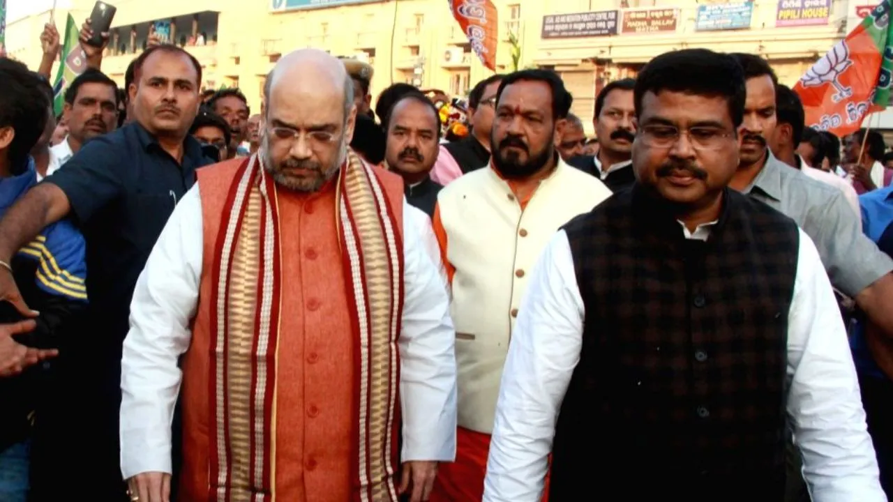 Sansad March:  धर्मेंद्र प्रधान ने अमित शाह से की मुलाकात, NEET विवाद पर बढ़ी सियासी हलचल