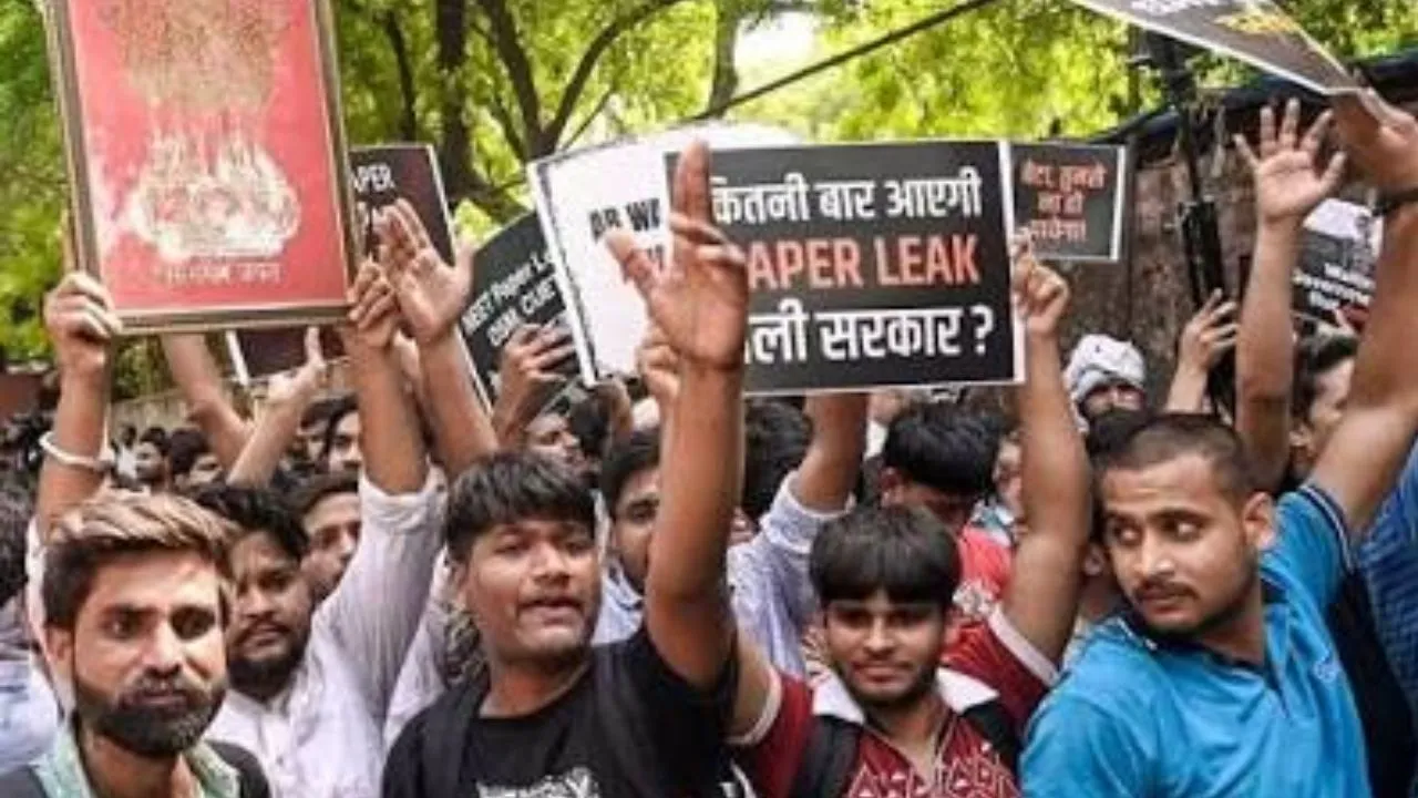 Delhi Protest:  छात्र आंदोलन पर बॉलीवुड की चुप्पी पर भड़का ये एक्टर,  कहा- समर्थन करना जरूरी