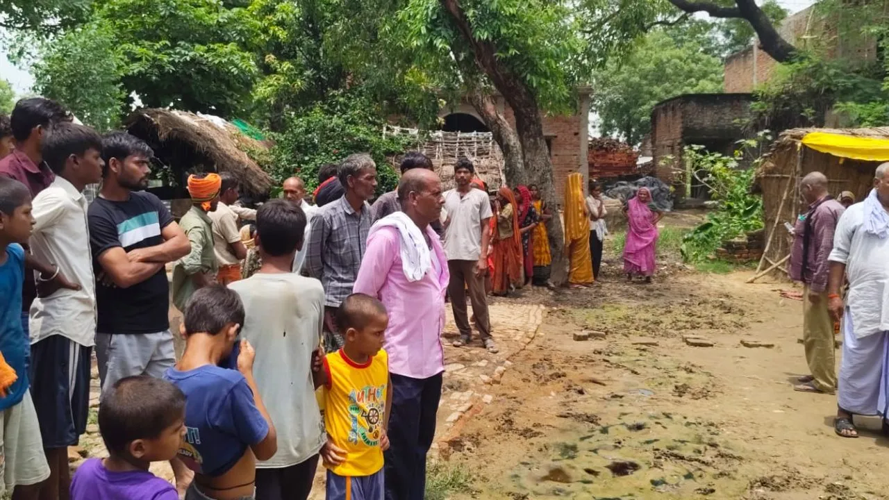 Balrampur News :  गन्ने के खेत में दौड़ रहे करंट ने उजाड़ दिया परिवार, शौच के लिए निकली महिला की दर्दनाक मौत