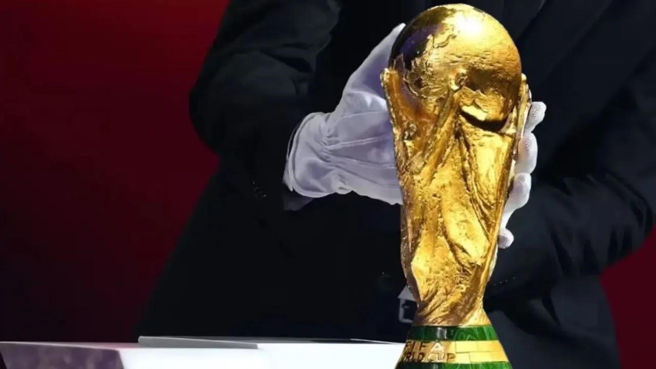 FIFA World Cup Trophy:  किसने बनाई दुनिया की सबसे प्रतिष्ठित ट्रॉफी, क्यों कोई देश हमेशा के लिए नहीं रख सकता; जानिए क्या है नियम  