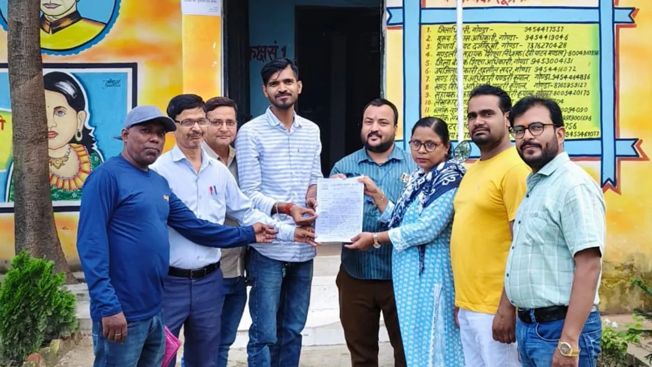 Gonda News:  'सुविधा शुल्क' और अभद्र व्यवहार के आरोपों से घिरा पंडरी कृपाल बीईओ कार्यालय