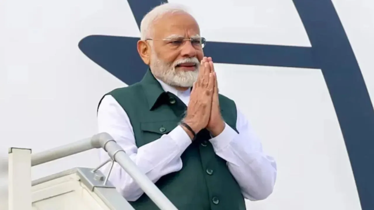तीन देशों की यात्रा पर रवाना पीएम मोदी,  इंडोनेशिया, ऑस्ट्रेलिया और न्यूजीलैंड दौरे से बढ़ेगी भारत की ताकत