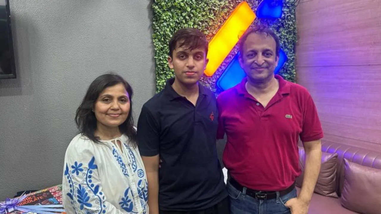 Success Story:  दादी को कैंसर से खोया, अब कैंसर मरीजों की सेवा करने चाहते है NEET-UG 2026 टॉपर आर्यन गुप्ता, बनना चाहते हैं oncologist