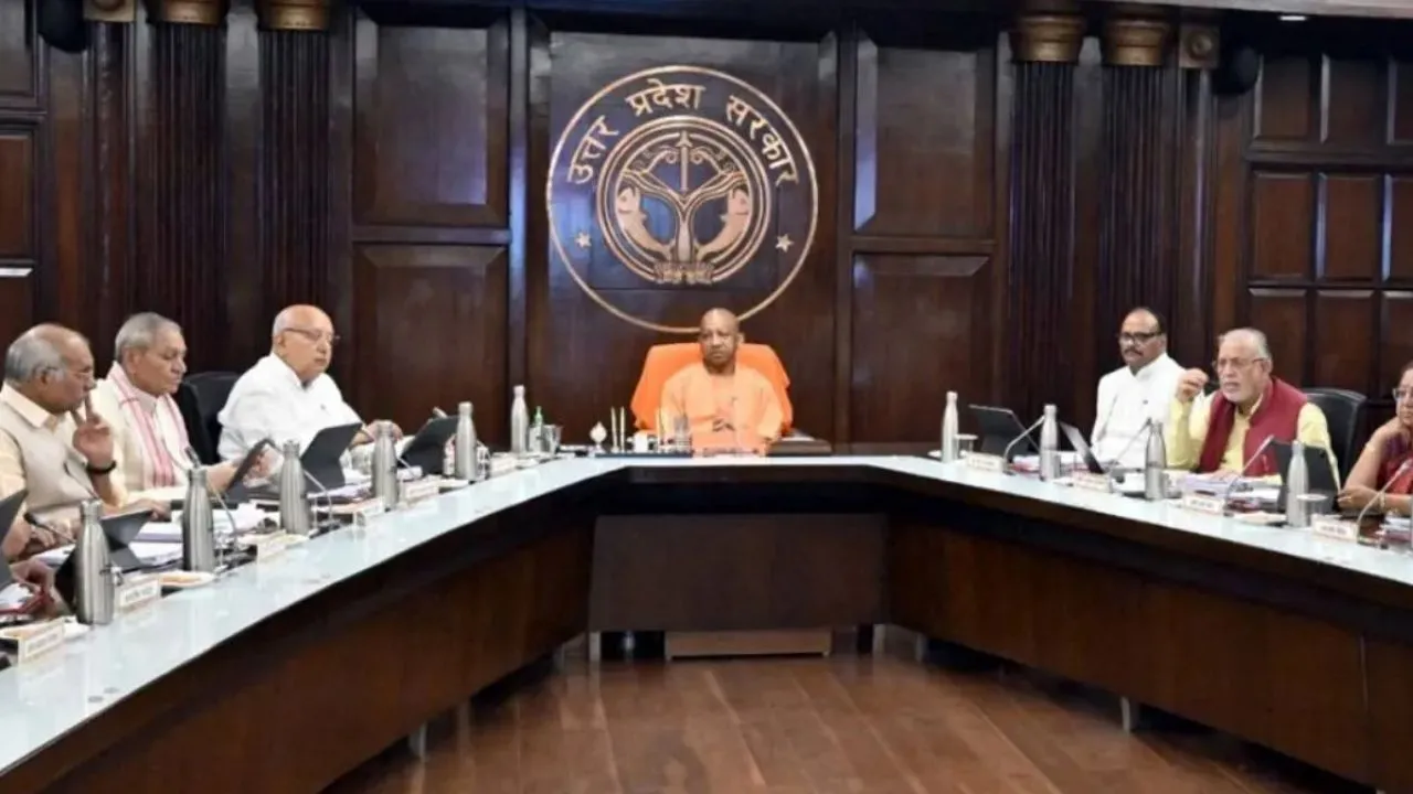 Cabinet Meeting:   यूपी में स्टार्टअप और डेटा सेंटर्स के लिए नई नीतियां मंजूर, श्रमिकों के बच्चों के लिए मेडिकल कॉलेज में 50% सीटें आरक्षित