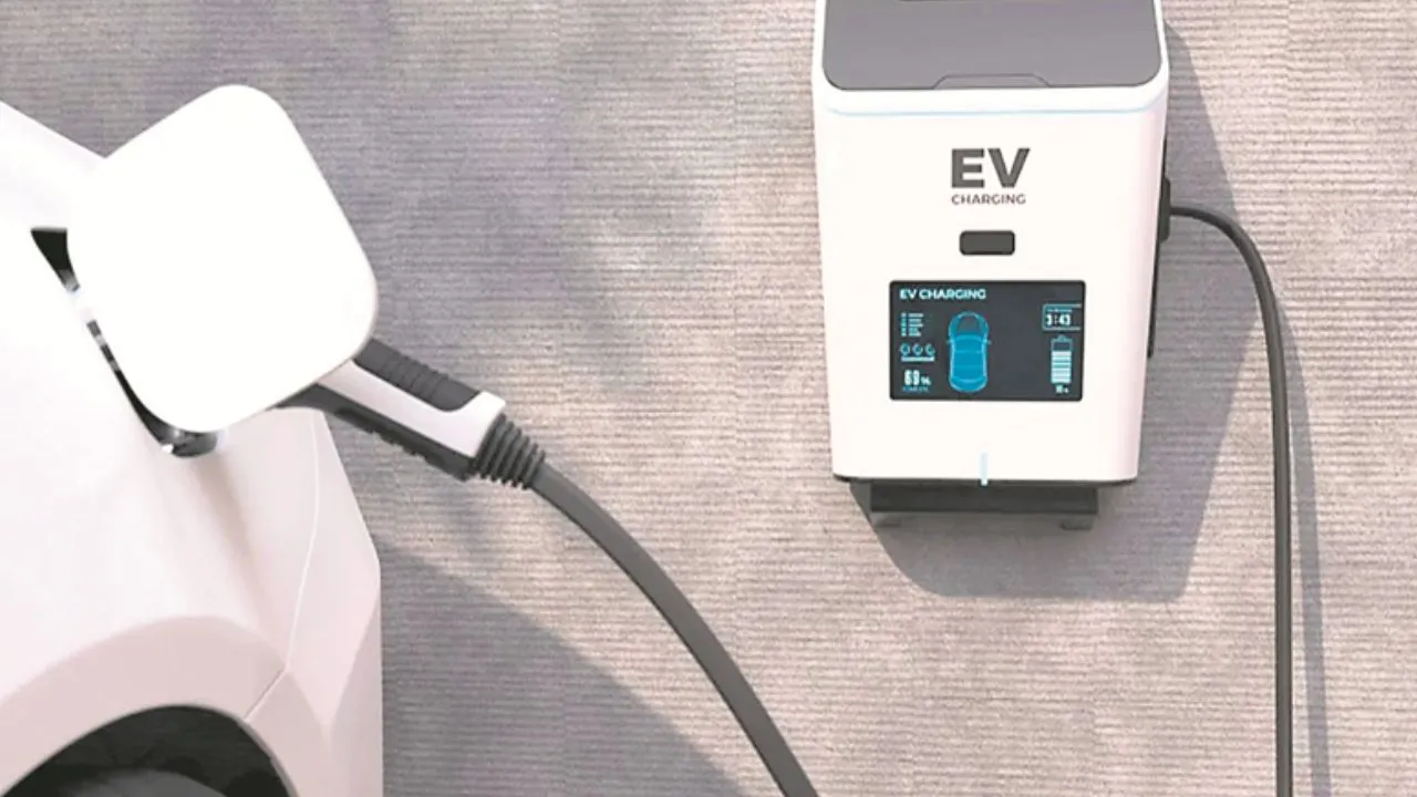 घर, ऑफिस के लिए JioEV का नया स्मार्ट EV चार्जर 