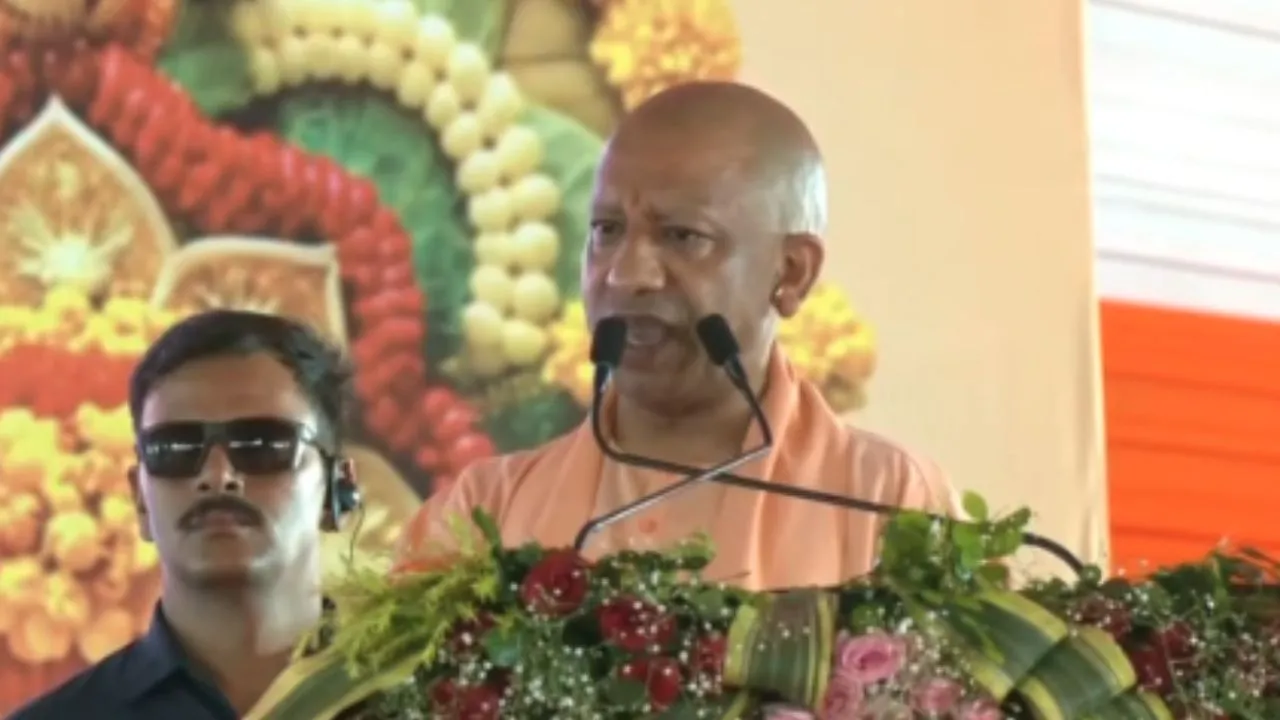 कुशीनगर को सीएम योगी की बड़ी सौगात,  500 करोड़ की 400 योजनाओं का लोकार्पण और शिलान्यास