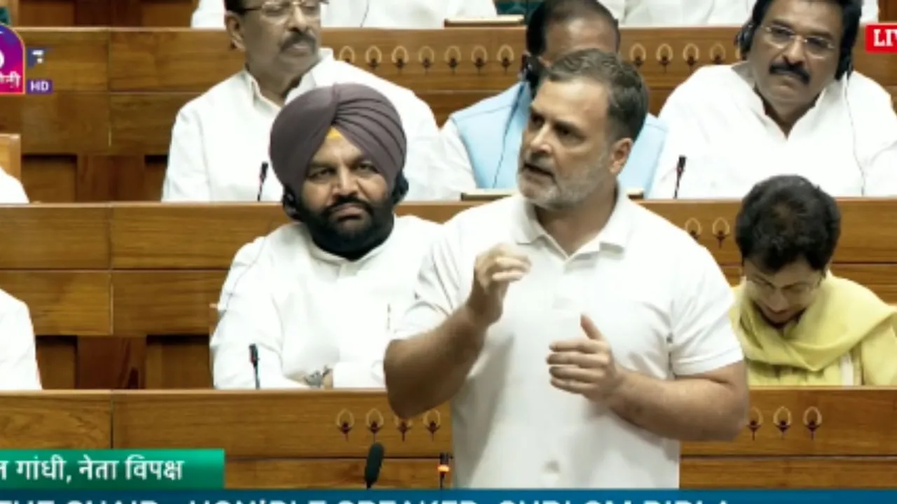  Parliament Monsoon Session: परीक्षा संशोधन मुद्दे पर लोकसभा में हंगामा, सदन की कार्यवाही ढाई बजे तक स्थगित