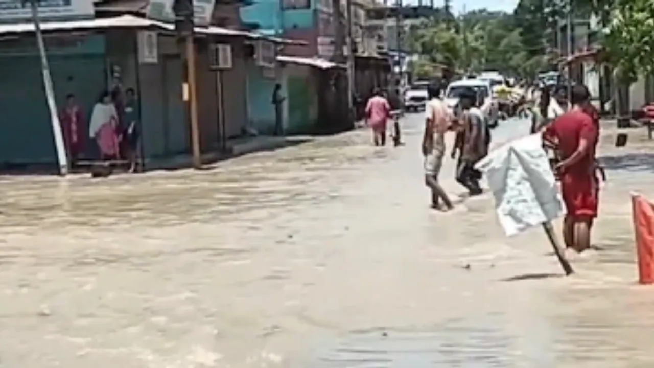 असम में बाढ़ का कहर अभी बरकरार, 6.54 लाख से अधिक लोग प्रभावित; 66 तक पहुंचा मृतकों का आंकड़ा