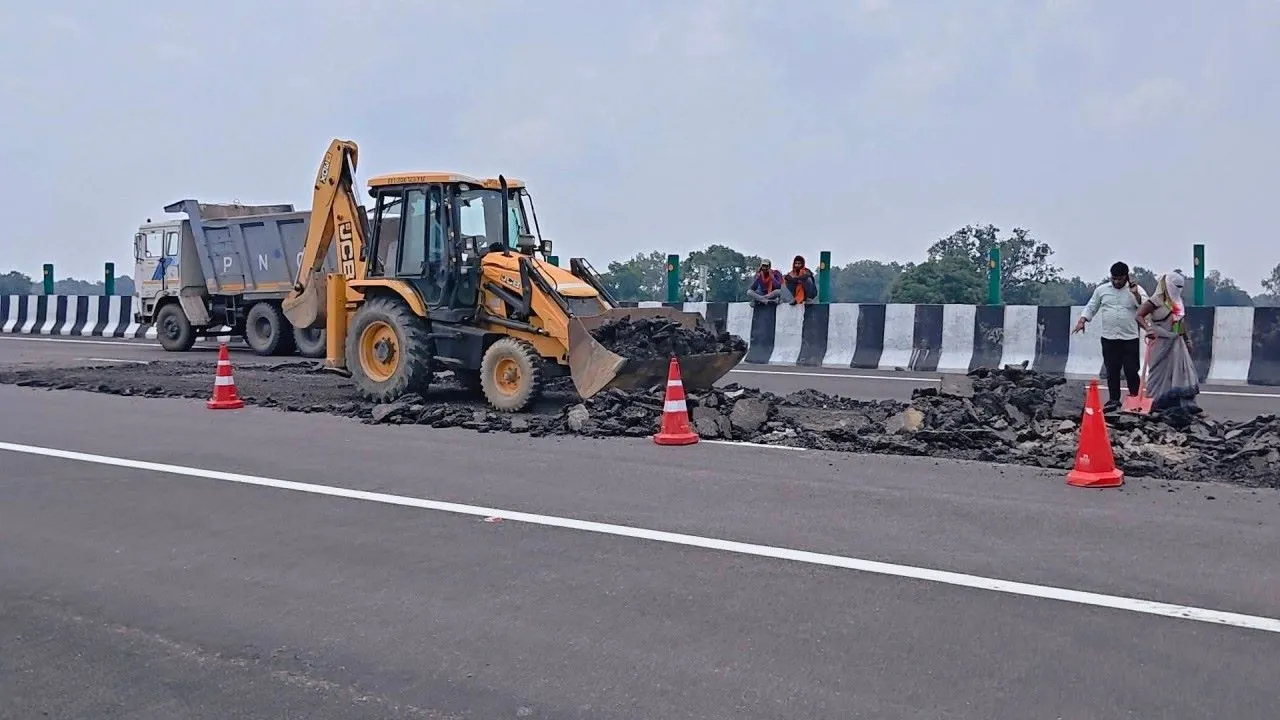 उन्नाव : उद्घाटन के 12वें दिन धंसा 4700 करोड़ का कानपुर-लखनऊ एक्सप्रेसवे 