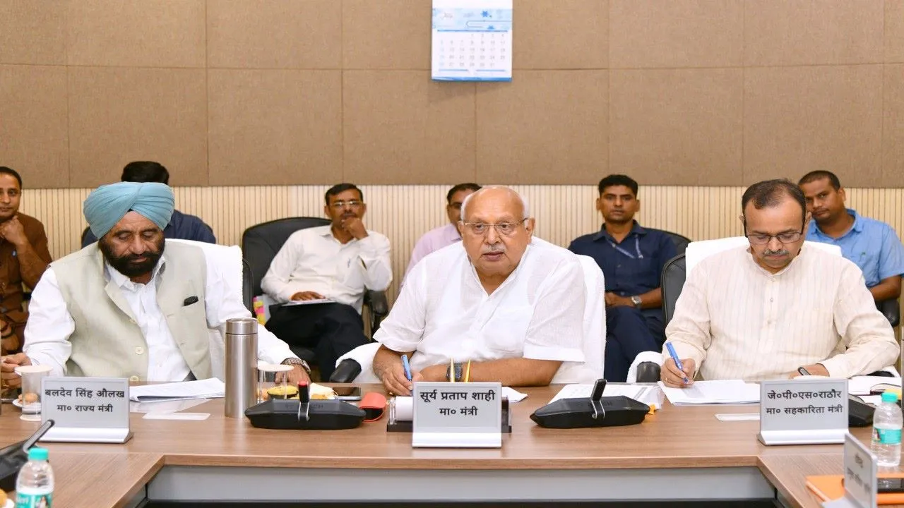  सरकार का बड़ा फैसला  : यूपी के किसानों को मिलेगी पर्याप्त खाद, जानिये 30 दुकानदारों पर क्यों दर्ज हुई FIR