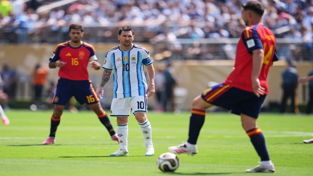 Spain vs Argentina, FIFA World Cup Final :  अर्जेंटीना-स्पेन के बीच फुटबॉल की सबसे बड़ी जंग, सामने आई दोनों टीमें