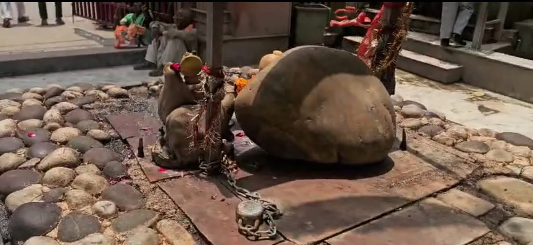 फिर हुई बुद्धेश्वर महादेव मंदिर में चोरी, उठा ले गए दानपात्र