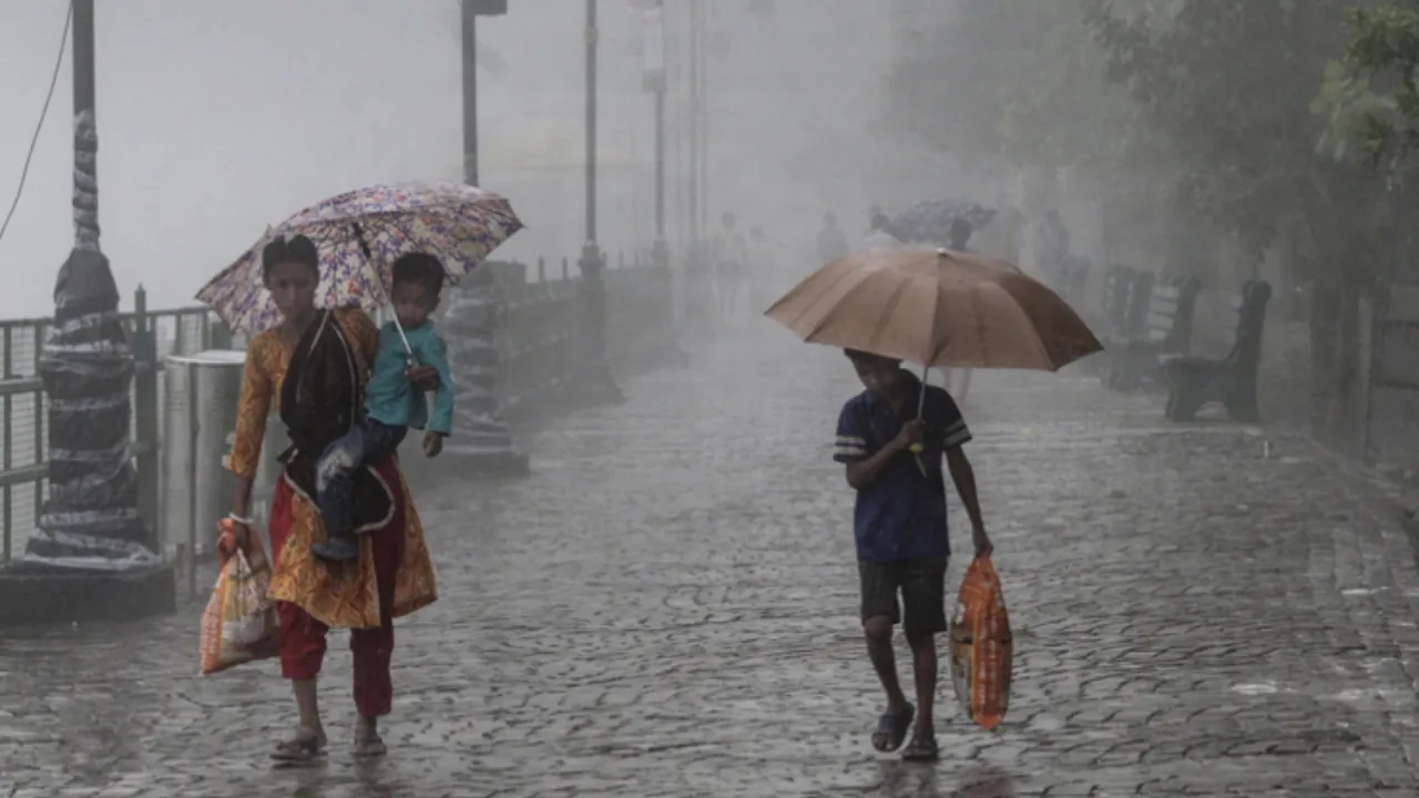 भारी बारिश और भूस्खलन के बीच दो दिन के लिए रुकी चारधाम यात्रा (1)